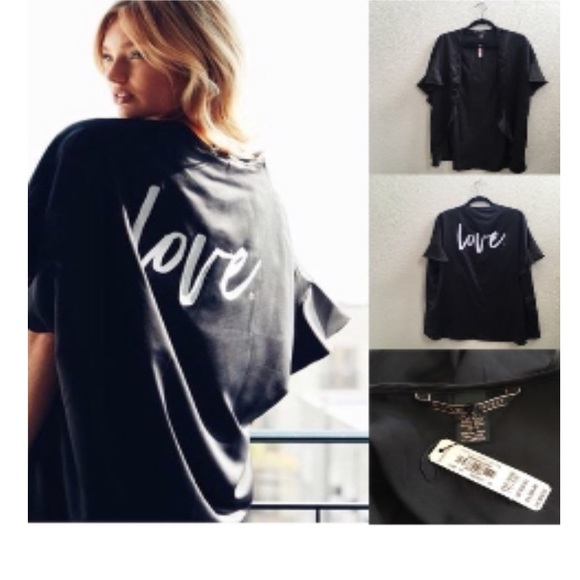 VS Robe - Picture 3 of 6